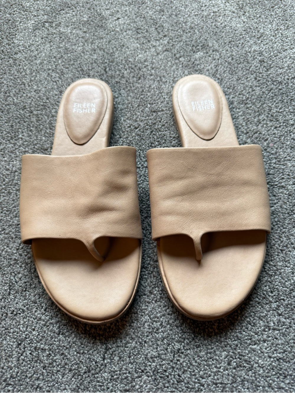 Eileen Fisher Neutral Tan Leather Toe-Loop Slide Sandals